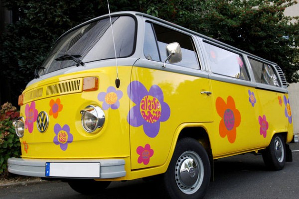 Combi-hippie-Volkswagen.jpg