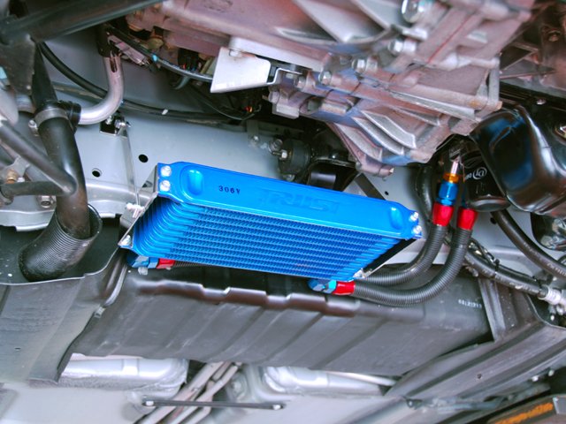 oil_cooler_sous le chassis.jpg